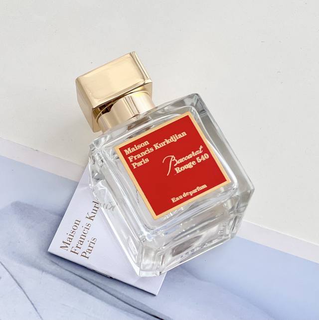 原单品质 Maison Francis Kurkdjian 是调香界男神 Franciskurkdjian 的自创品牌 简称 Mfk Baccaratrouge
